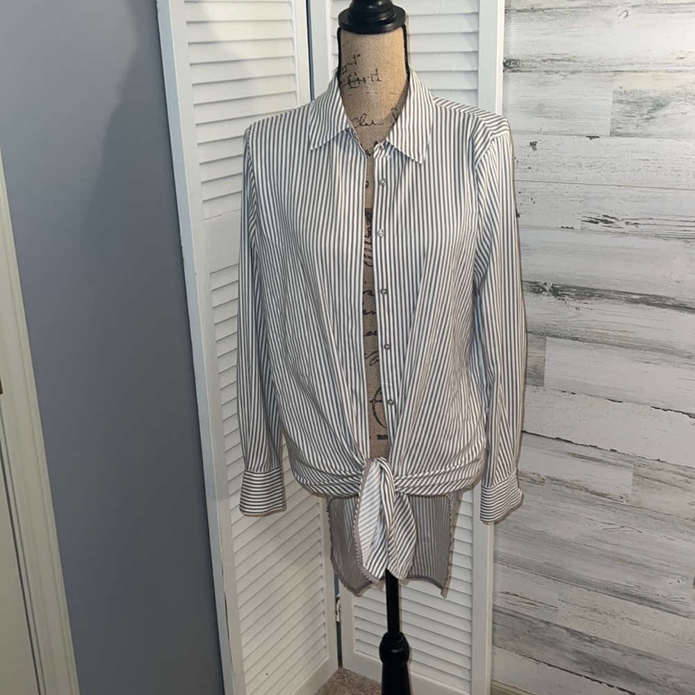 Philosophy size Medium button down